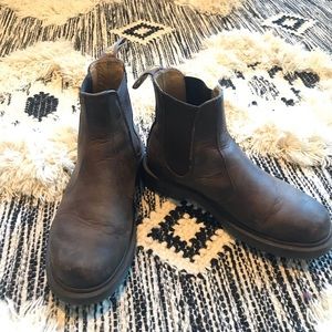 Slip on Chelsea boots